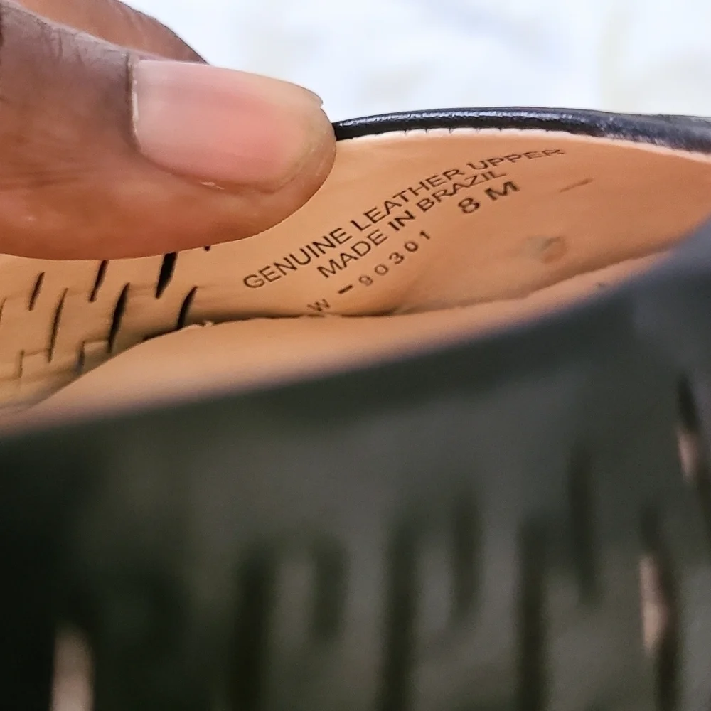 The walkingcradles Blaire black accordion flats